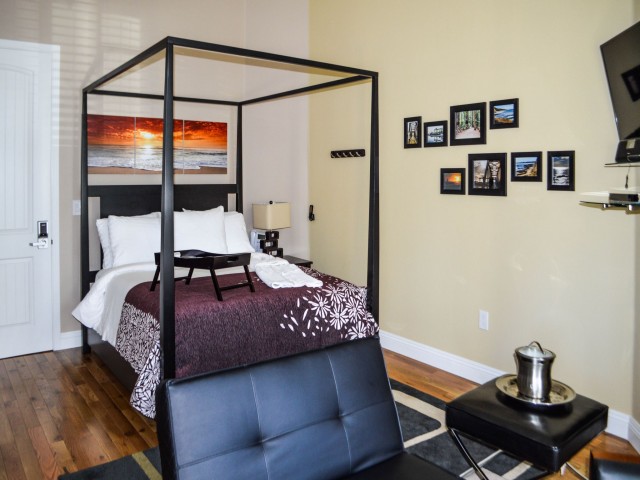 Room 2 - Luxury Suite with Steam Sauna Shower Room 2 - Luxury Suite with Steam Sauna Shower